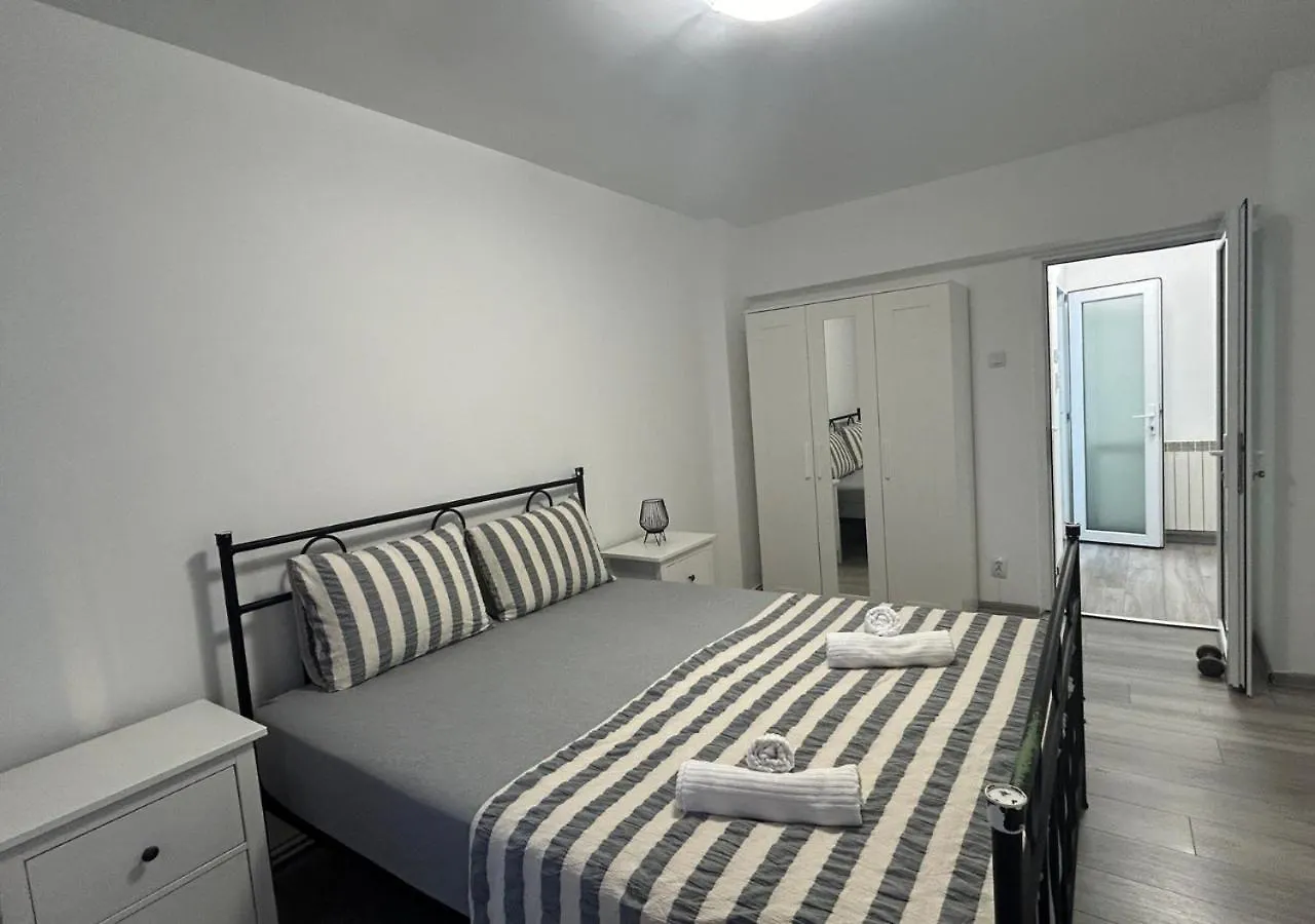 Sleep And Go - Unirii View Apartment Bucharest Romania